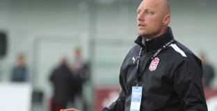 Иван Иванов-Русия: Те играха по-силно, с много изритани топки